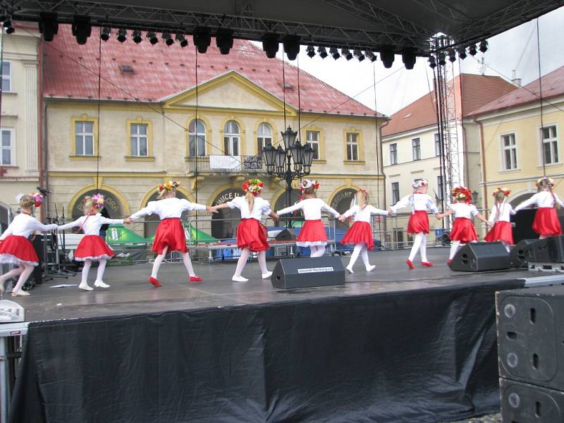 Polský folklorní soubor Malá Swidnica.