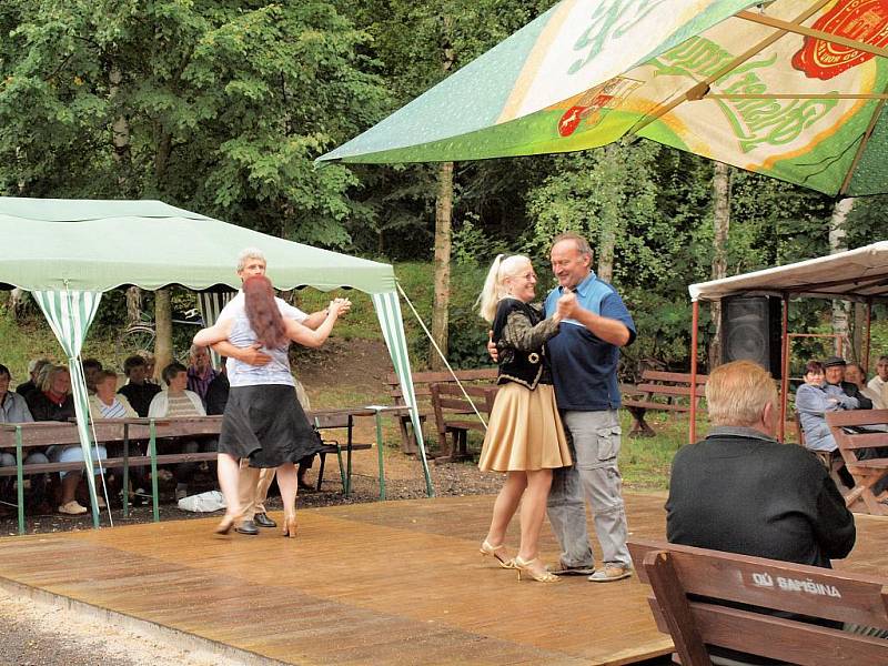 Z koncertu Kyzivátovy dechové hudby na Samšině.