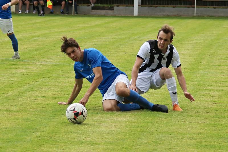 Fotbalisté Lázní Bělohradu v prvním kole Agro CS Poháru prohráli na domácím hřišti s Chlumcem nad Cidlinou B 1:2.