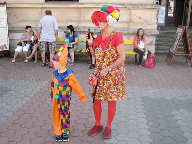 Ze zahájení jičínského pohádkového festivalu.