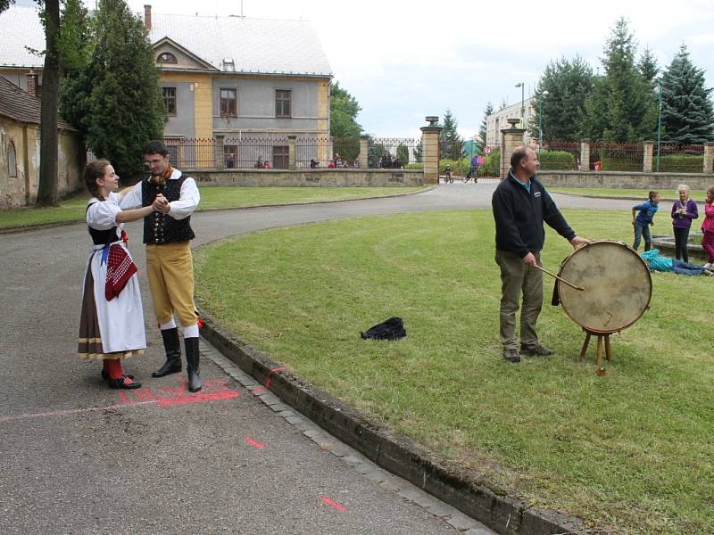 Bělohradské folklorní slavnosti Pod Zvičinou.