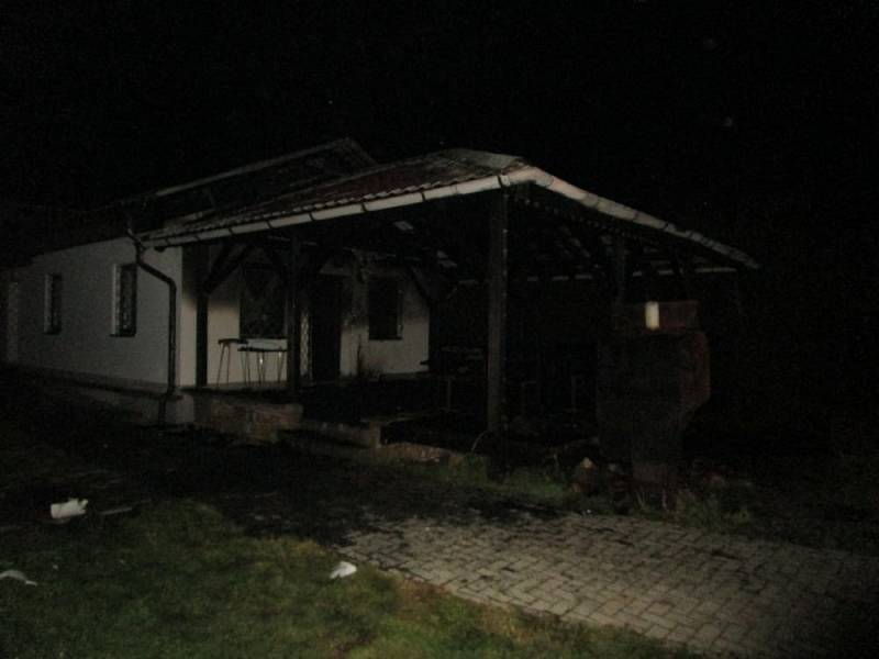 Následky požáru kiosku v Cerekvici nad Bystřicí