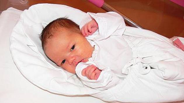 Andrea a Petr Čížkovi si z porodnice odvezli dceru Adrianku, která se narodila  22. září s váhou 3,85 kg a mírou 52 cm. Doma v Poděbradech na ni už čeká tříletý bráška Michálek.