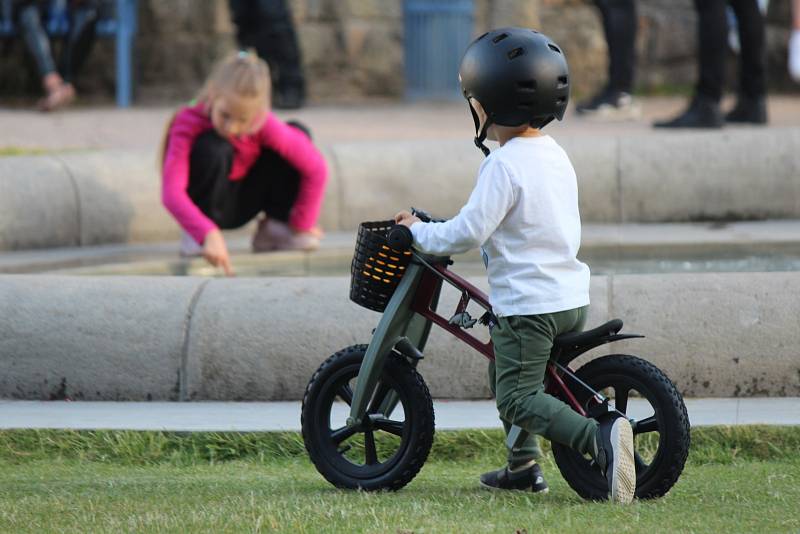 Slunovrat ve znamení hudby. Jičín opět ovládl multižánrový festival