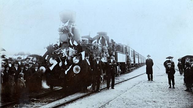 Slavnostní otevření dráhy Jičín - Turnov v roce 1903.