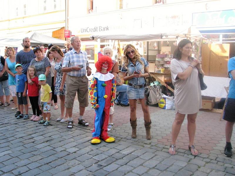 Ze zahájení jičínského pohádkového festivalu.