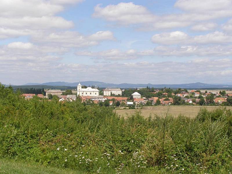 Z putování po naučné stezce Češov - Vysoké Veselí.