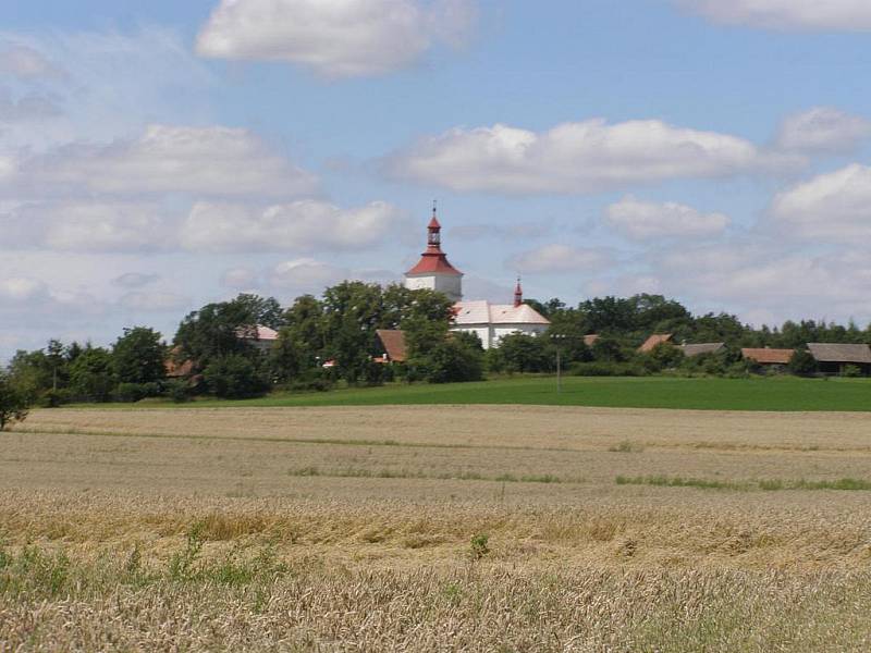 Z putování po naučné stezce Češov - Vysoké Veselí.