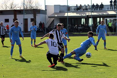 Krajský přebor - 18. kolo: TJ Jiskra Hořice - FK Chlumec n. C. B 0:0.