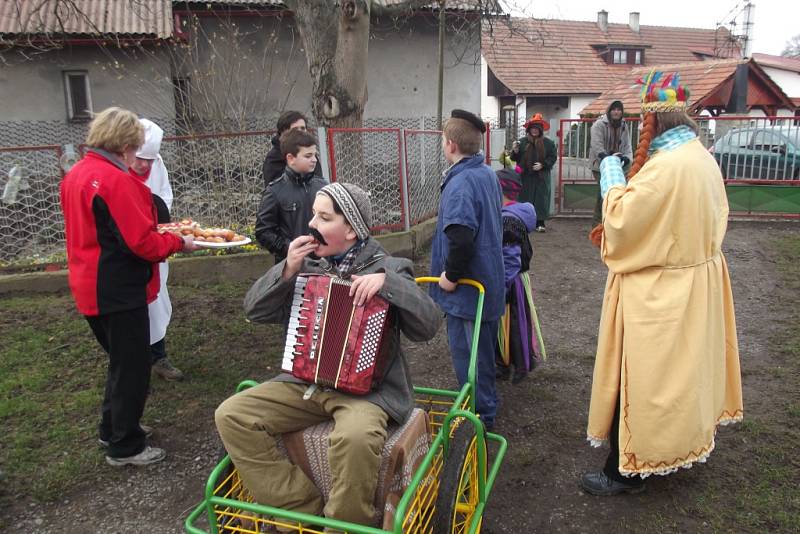 Masopustní oslavy v Ostružně.