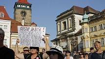 Na demonstraci proti Andreji Babišovi přišlo v Jičíně pět set lidí.