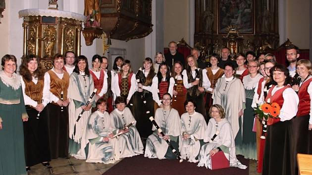 Koncert souboru Pifferaios v bělohradském kostele.