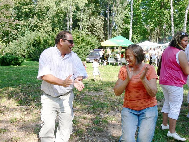 Romský festival Bašaviben 2009 v Hořicích.