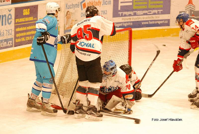 Okresní derby HC Jičín – BK Nová Paka.