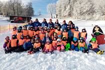 Děti si svůj první lyžařský výcvik náležitě užily.