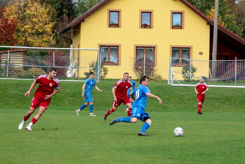 TJ Sokol Železnice (modré dresy) - TJ Slovan Broumov 3:1 (2:1).