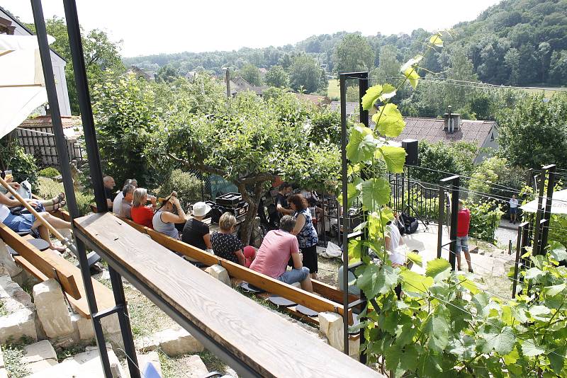 Triangl folk fest zahájil letošní ročník Železnického hudebního léta.