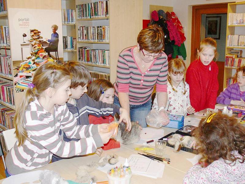 Noc s Andersenem v miletínské knihovně.