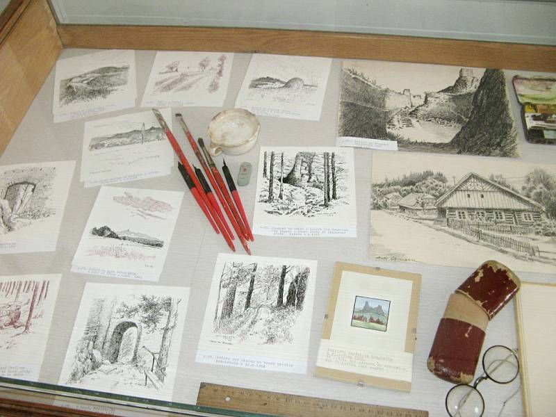 Výstava obrazů Antonína Chmelíka v Železnickém muzeu.