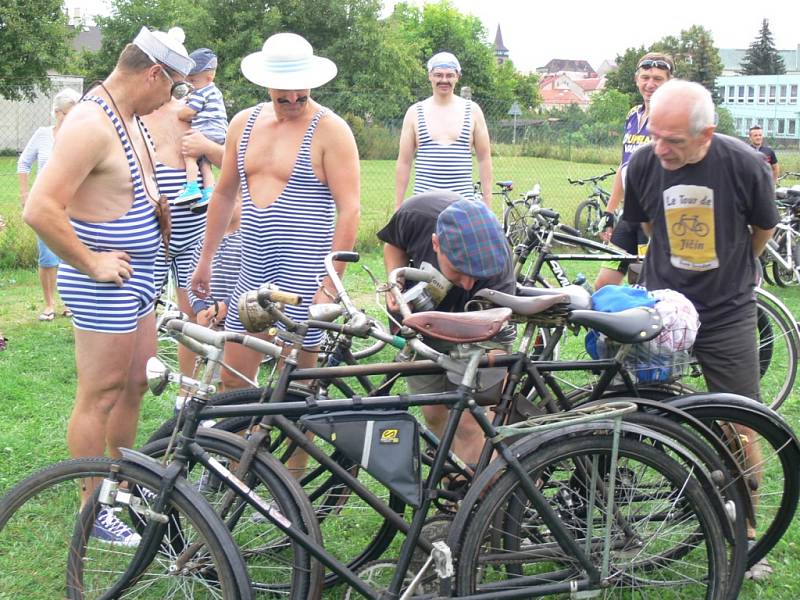 Start závodu Tour de Bière v Jičíně.