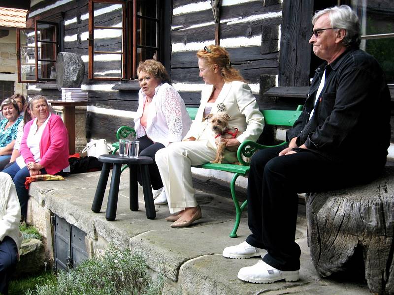 Bohdalová se Stašovou besedovaly s diváky