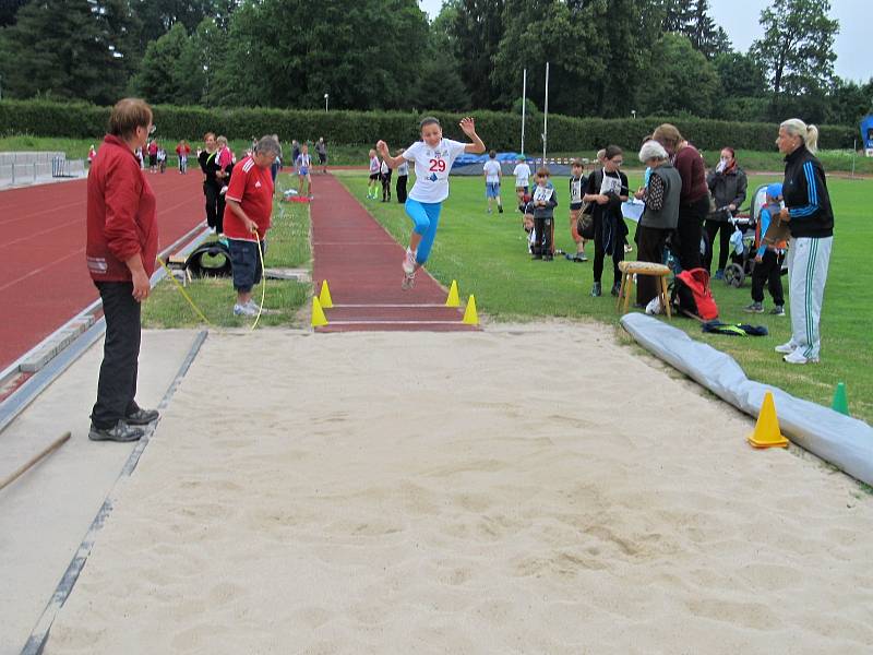 Sokolské olympijské hry na novopackém Letním stadionu.