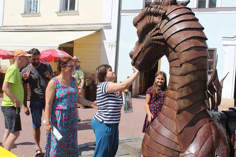 Mnoho památek a prohlídkových okruhů se dá projít i s vozíkem, najít vhodné ubytování se sociálním zázemím, výtahem nebo dostatkem přízemních pokojů je ale oříšek.