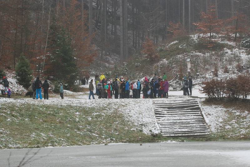 Otužilci u Pelíšku na Štědrý den.