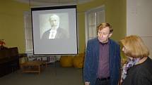 Jan Luštinec přednášel v jičínské knihovně o hraběti Harrachovi.