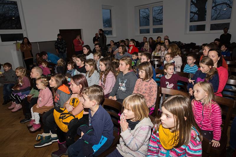 V Lukavci se konal čertovský rej s divadelním představením, Mikulášskou hrou, zpíváním, básničkami, nadílkou a čertovskou diskotékou. Nechyběla ani světelná show.