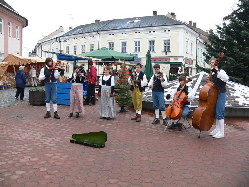 Dětský folklorní soubor Dudáček.