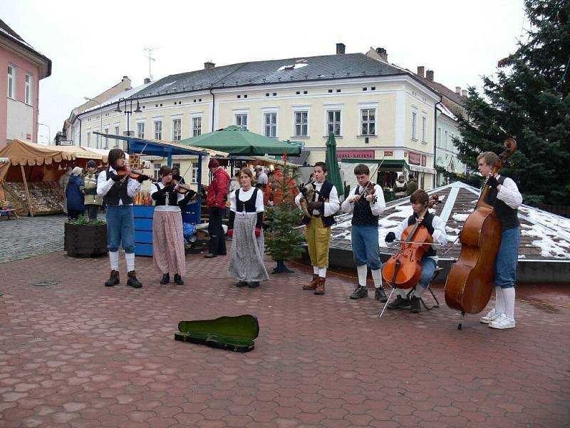 Dětský folklorní soubor Dudáček.