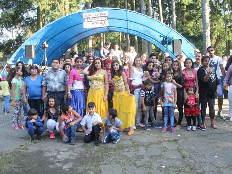 Romský festival Bašaviben v Hořicích.