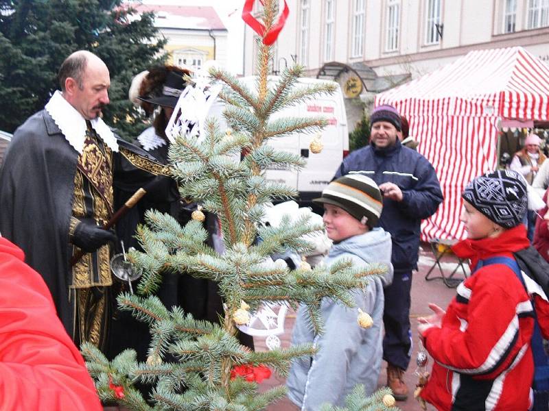 Sám vévoda Albrecht z Valdštejna hodnotil vánoční ozdoby.