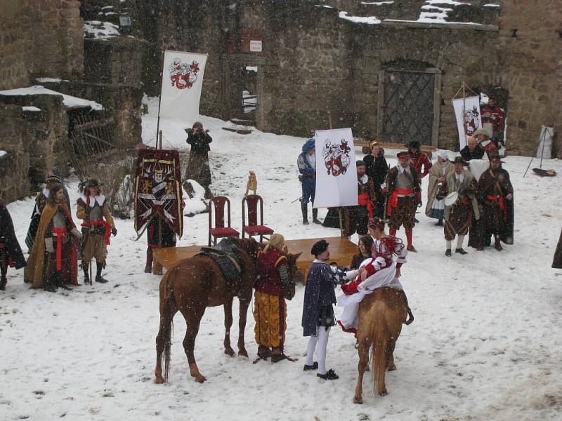 Z otevření hradu Pecka na sezonu 2008.