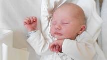 ISABELLA PODSTATOVÁ se narodila 20. května v 17.49 hodin. Měřila 48 cm a vážila 2850 g. Nejvíce potěšila své rodiče Naďu a Jiřího Podstatovy z Bačetína. Doma se těší sestřička Nikol Alexandra. Tatínek to u porodu zvládl skvěle.