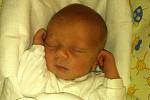 ŠIMON JIRÁNEK se narodil Janě a Radkovi Jiránkovým 13. dubna. Po porodu vážil 3,08 kg a měřil          50 cm.  Doma na něj čekala sestřička Ema.