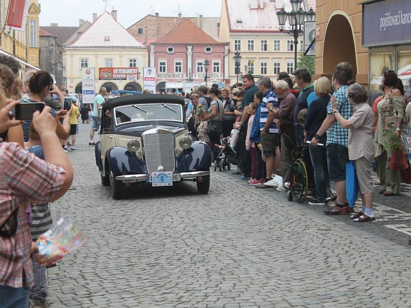 Veteránem Českým rájem - odjezd veteránů.