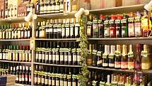 Omezený prodej alkoholu - pouze víno a likéry.