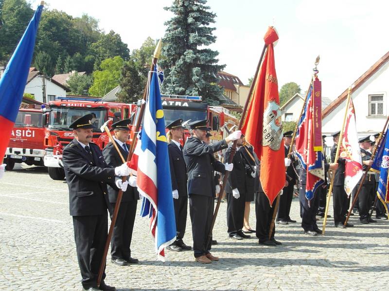 Z oslav peckovských hasičů.