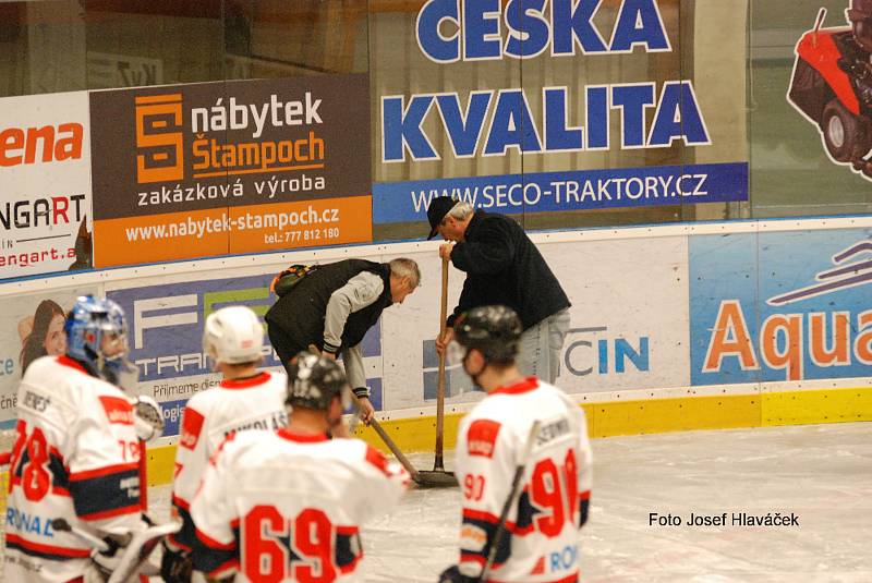 Liberecká hokejová liga: Jičín - Česká Lípa 7:2.