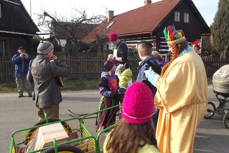 Masopustní oslavy v Ostružně.