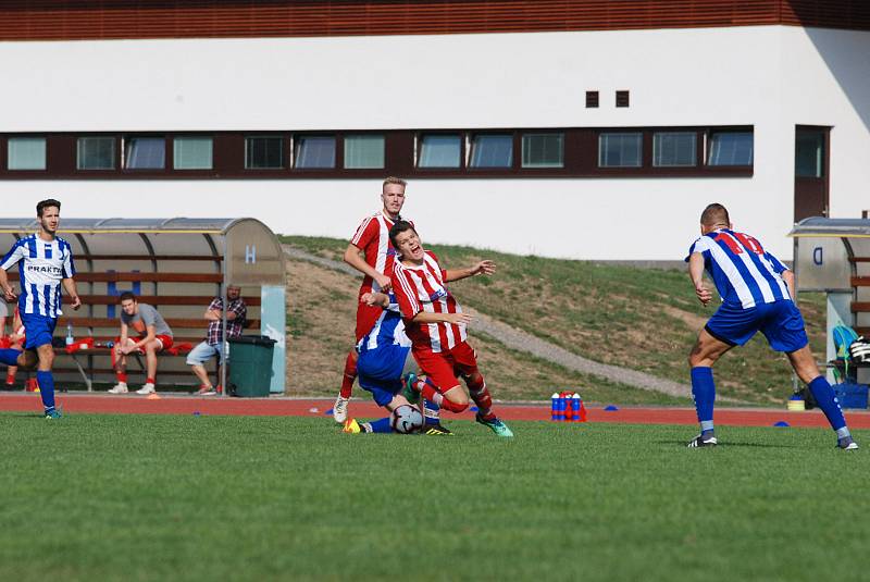 Z duelu krajského přeboru Jičín - Jaroměř  (2:0).