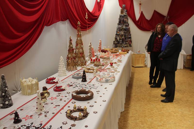 Tradici vánočních trhů Střední škola gastronomie a služeb v Nové Pace neporušila ani letos.