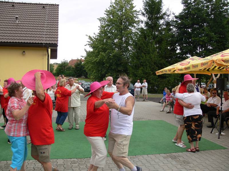 Srazilka hraje na Samšině.