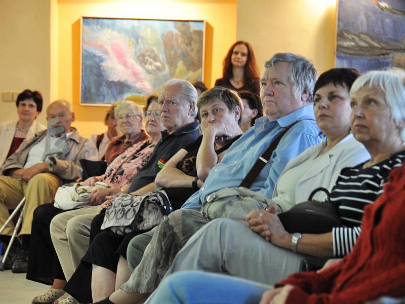 Vokšický literárně hudební festival v galerii.