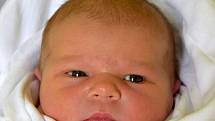 Eliška Ratouská se usmívá na svět od 21. května, kdy se narodila s porodní mírou 50 cm a váhou 4,00 kg. Z miminka se těší rodiče Lenka Kofránková a Petr Ratouský. Spokojená rodina žije v Benešově u Semil.