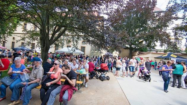 Food festival v jičínském parku.