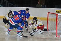 Dvěma góly přispěl k vítězství hokejistů také Jakub  Hladík (29). Celkem má na svém kontě 16 bodů.