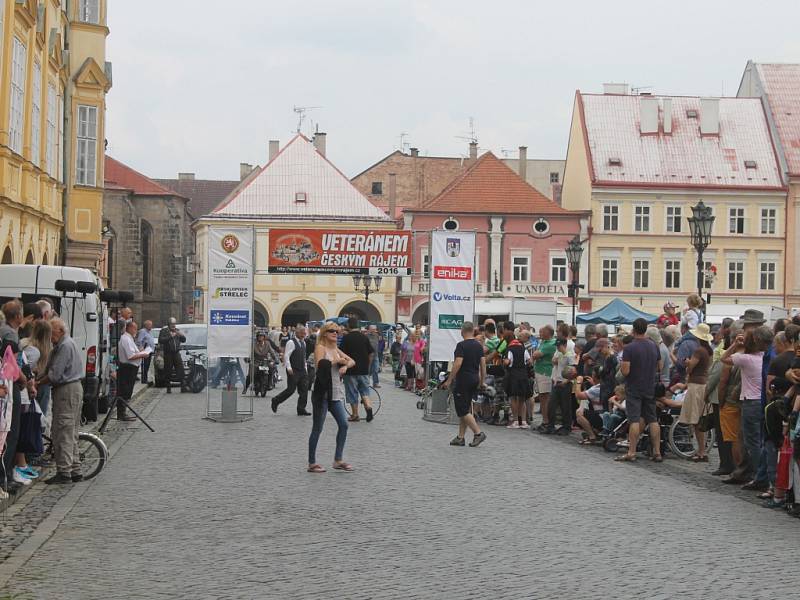 Veteránem Českým rájem - odjezd veteránů.